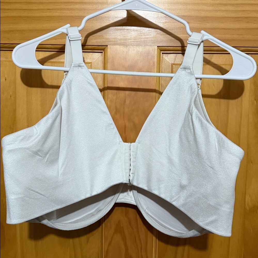 Cacique Back Smoother Cream Beige Full Coverage Lined Underwire Bra, Size 46DD. - Picture 2 of 10